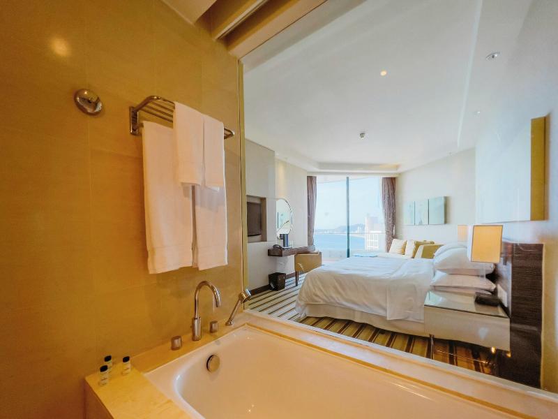 Sheraton Nha Trang Hotel and Spa image