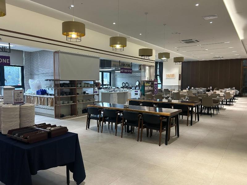 Le Collective Sokcho Central image