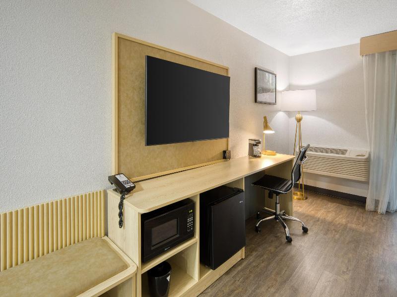 Best Western Portland West Beaverton image