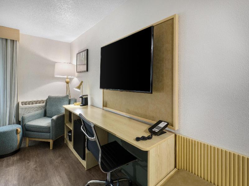 Best Western Portland West Beaverton image