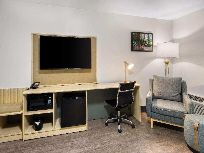 Best Western Portland West Beaverton image