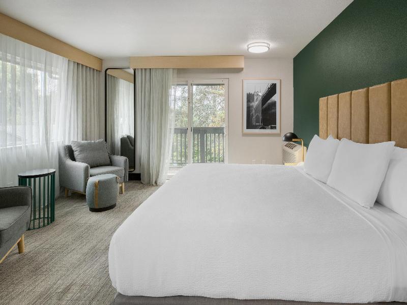 Best Western Portland West Beaverton image