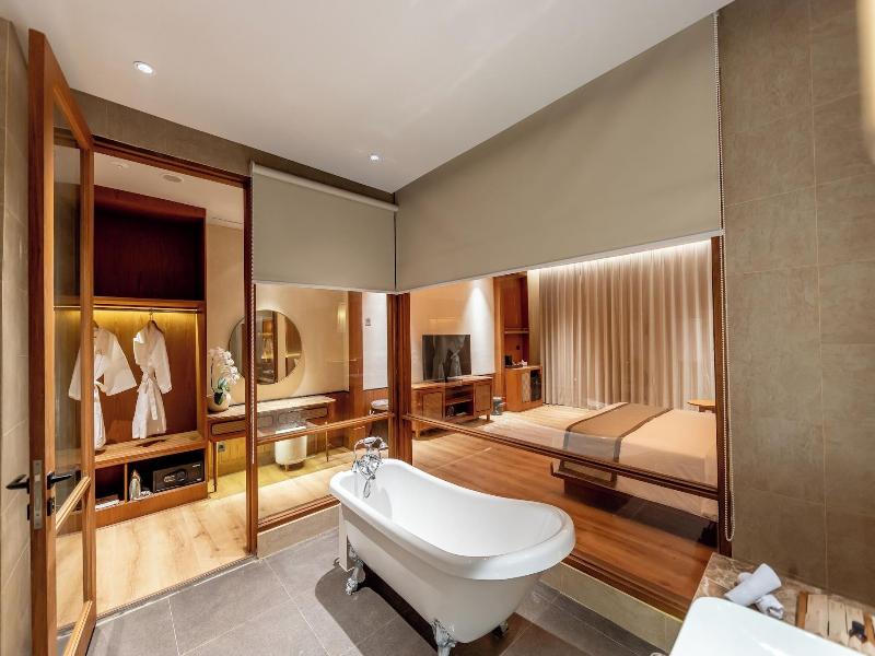 Anumana De Suite image