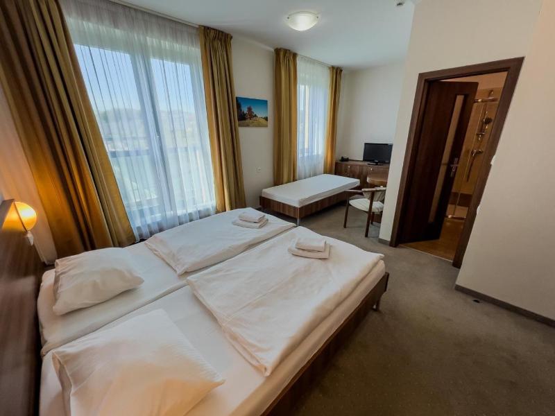 Hotel Arman image