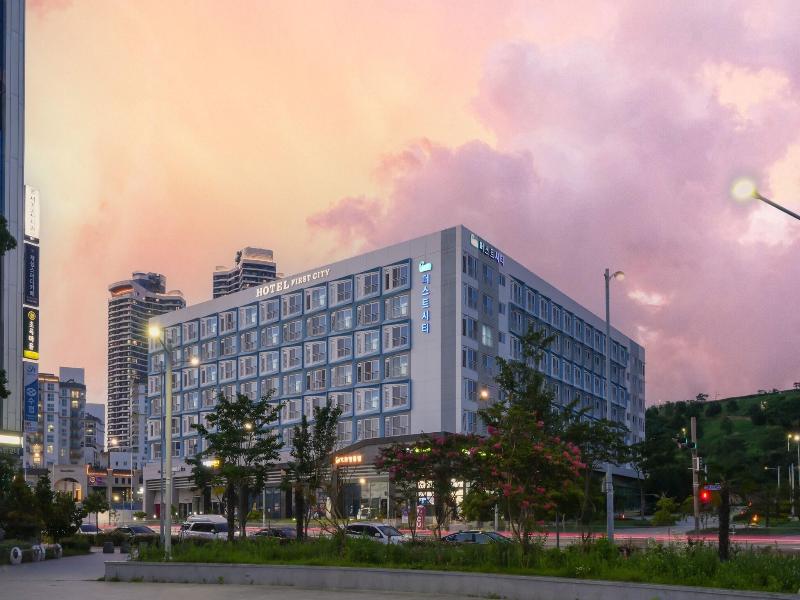 Firstcity Hotel Yeosu image