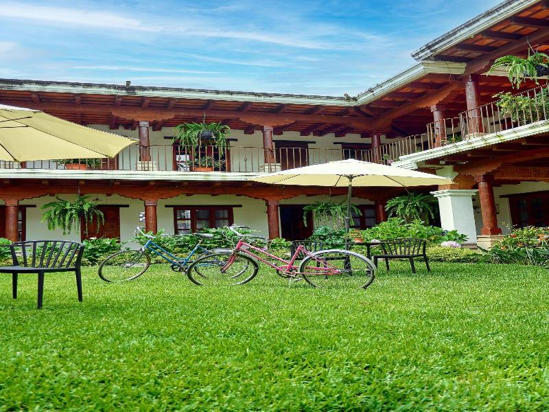 Hotel Cacique Real — general view