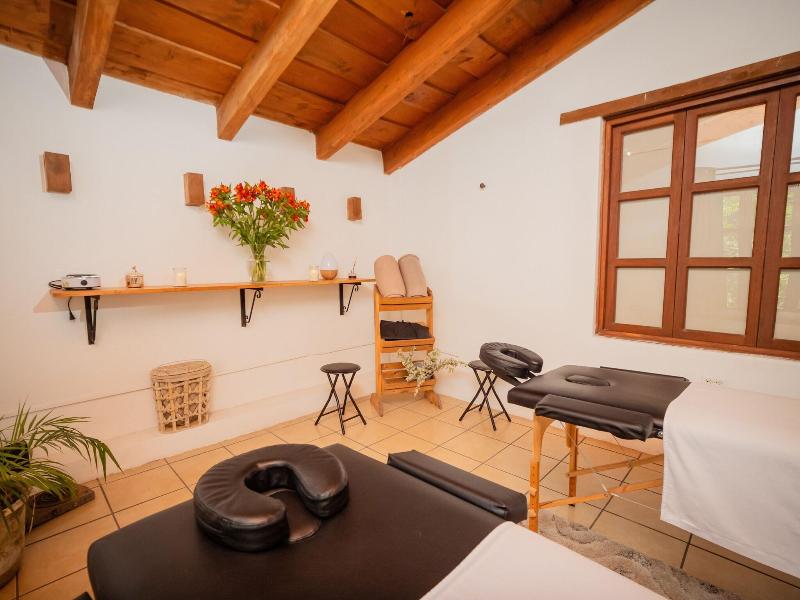 Hotel Cacique Real image