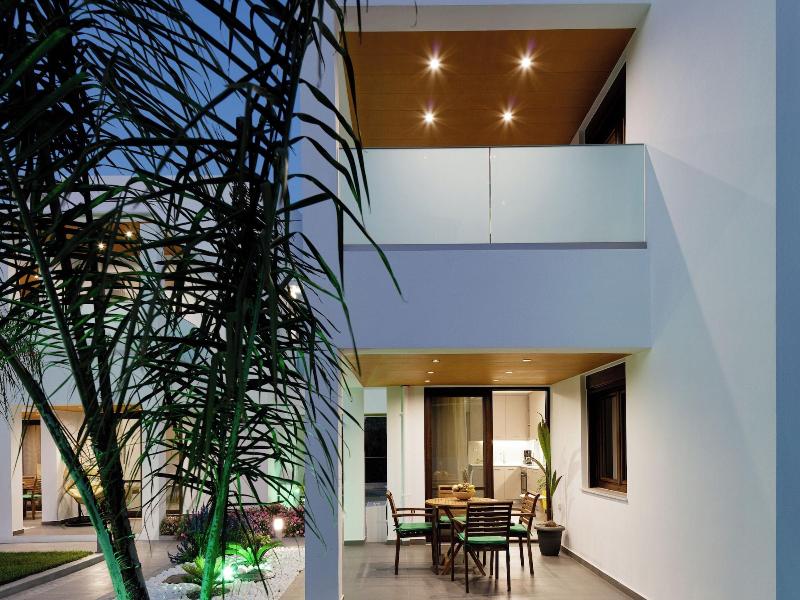Coconut Palm Paradise image