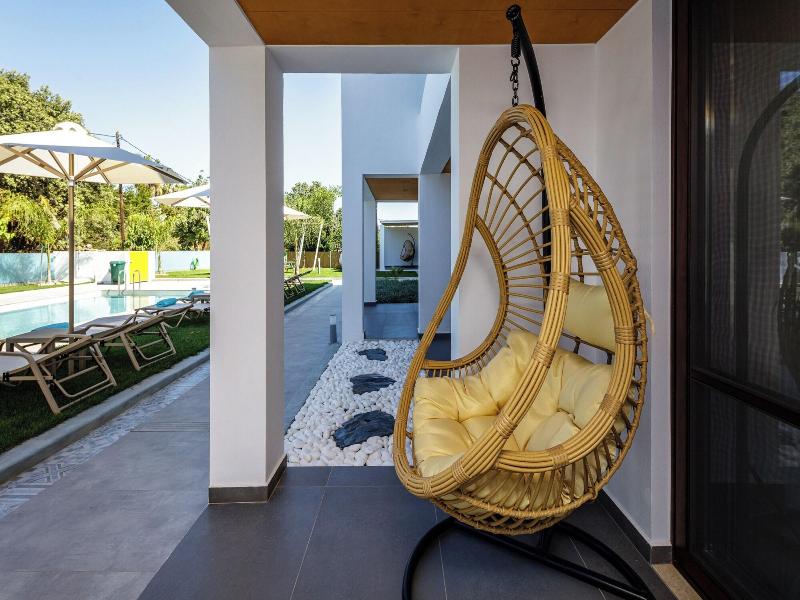 Coconut Palm Paradise image