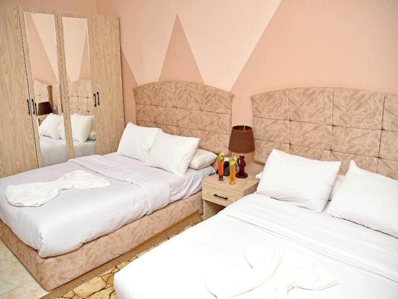 Nun Pyramids Inn image