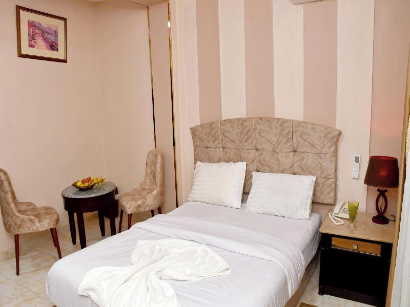 Nun Pyramids Inn image