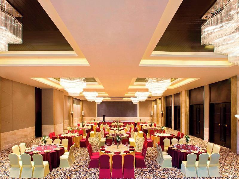 Le Meridien Shimei Bay Beach image