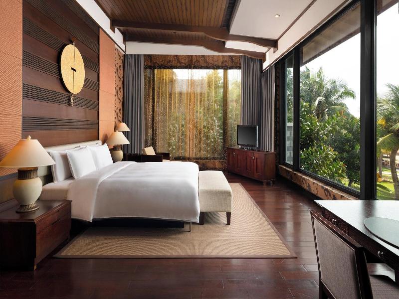 Le Meridien Shimei Bay Beach image