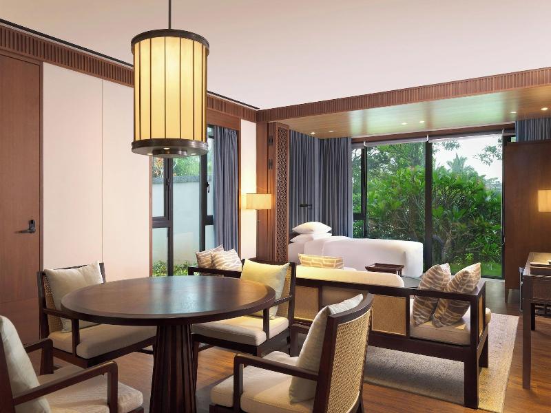 Le Meridien Shimei Bay Beach image