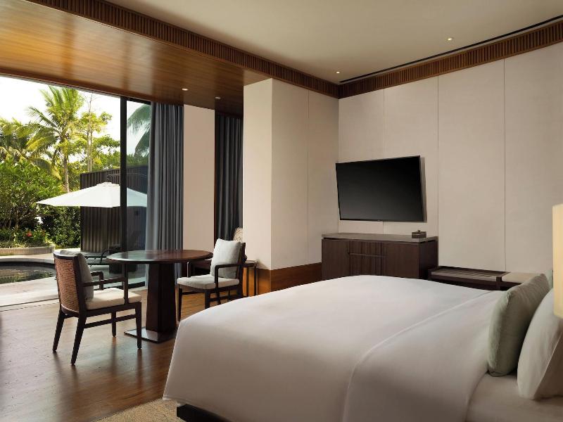 Le Meridien Shimei Bay Beach image