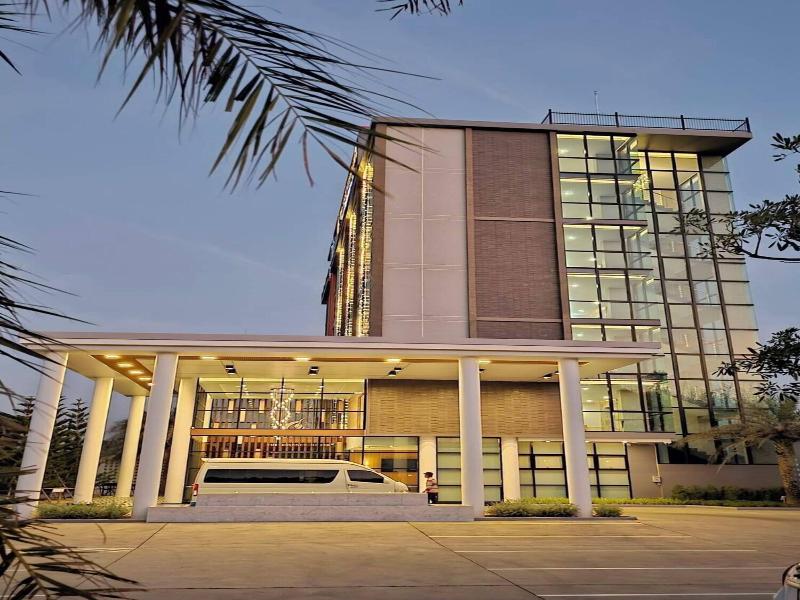 The Essence Hotel Chanthaburi image