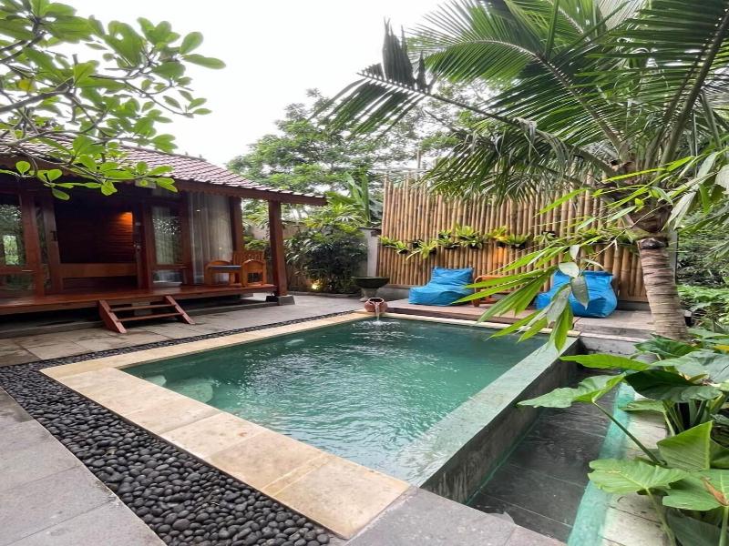 Ngesil Private Joglo And Pool image