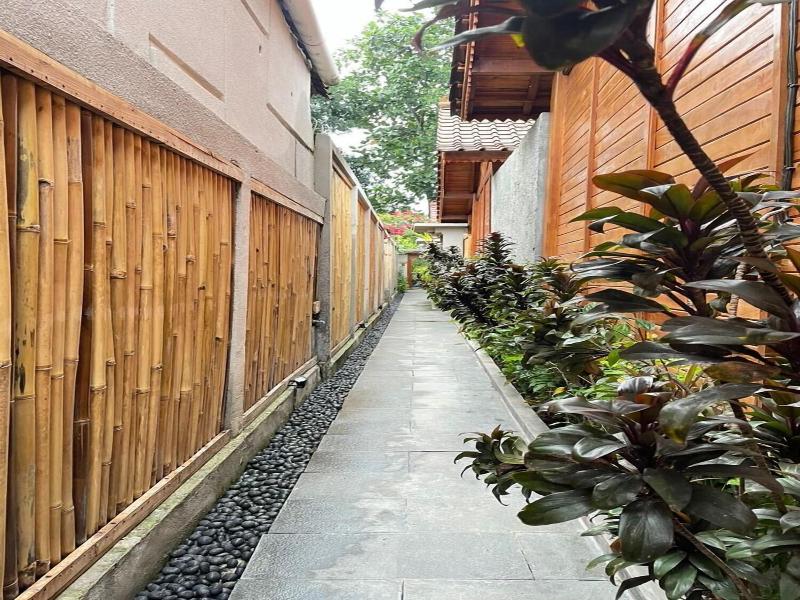 Ngesil Private Joglo And Pool image