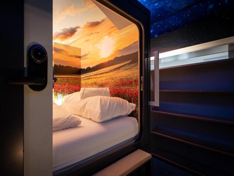 Capsule Hotel - Lucerne Thelab image