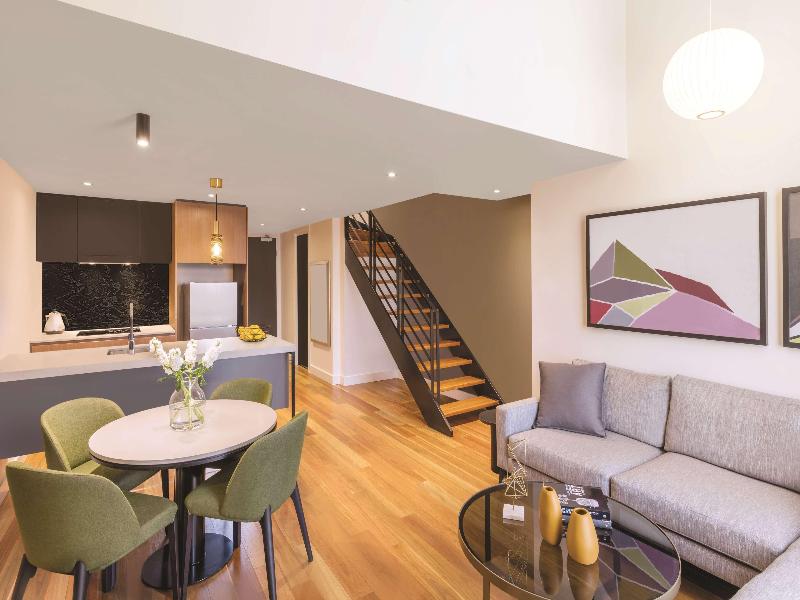 Adina Apartment Hotel Melbourne image