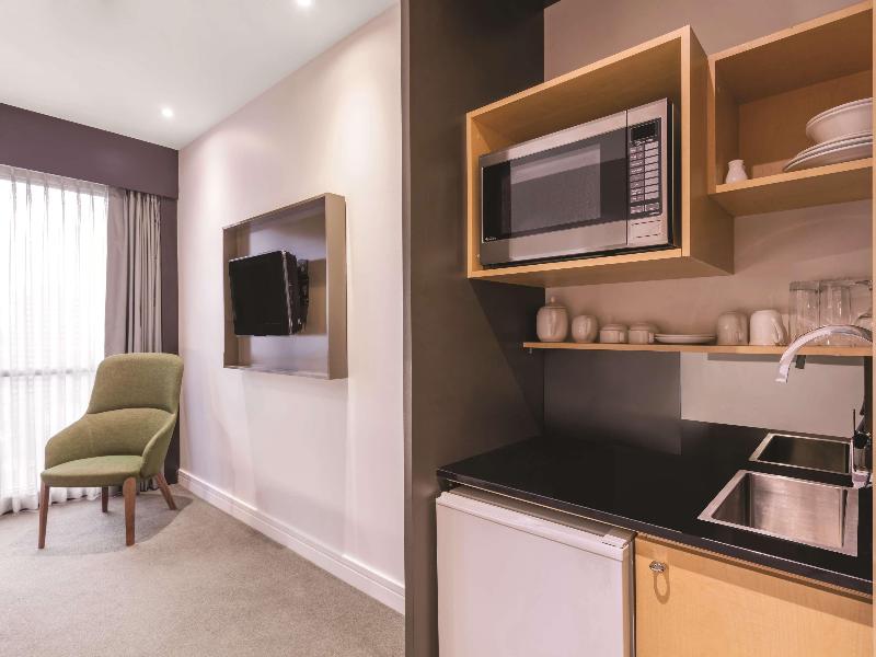 Adina Apartment Hotel Melbourne image
