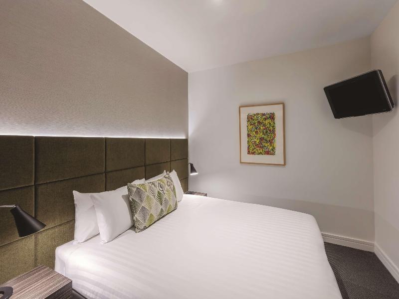 Adina Apartment Hotel Melbourne image