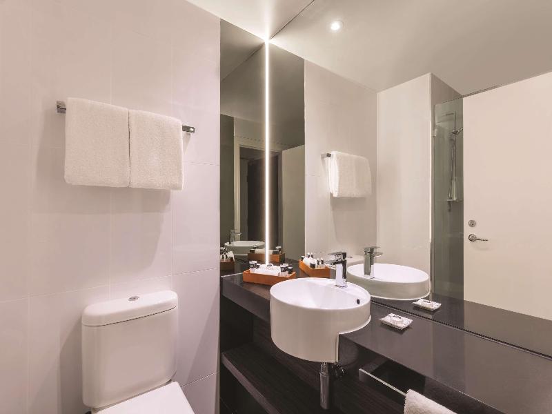Adina Apartment Hotel Melbourne image