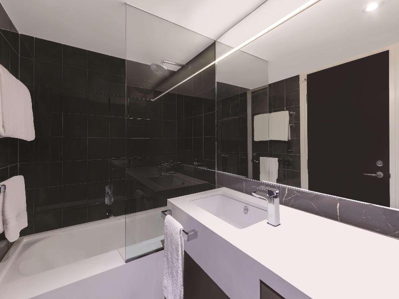 Adina Apartment Hotel Melbourne image