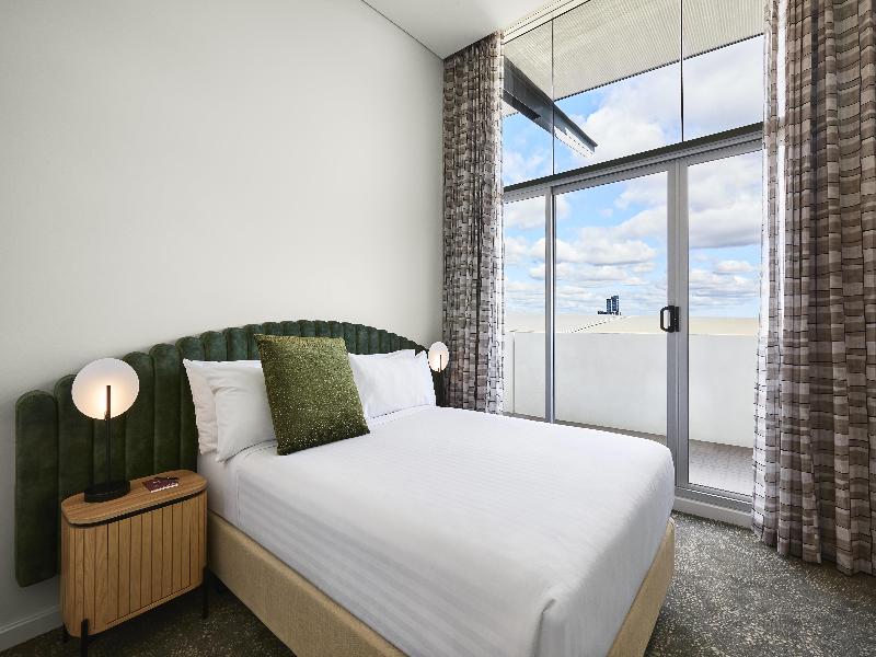 Adina Apartment Hotel Perth image