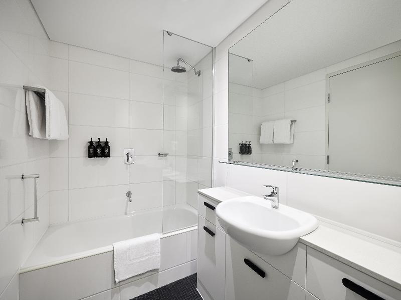 Adina Apartment Hotel Perth image