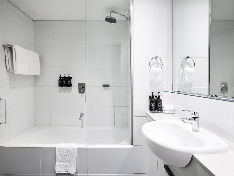 Adina Apartment Hotel Perth image