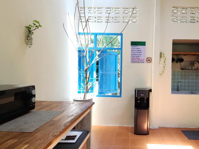 Baan Hinlad Home And Hostel image
