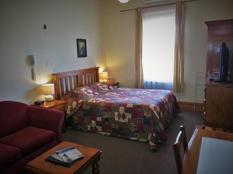 Sonbern Lodge Motel