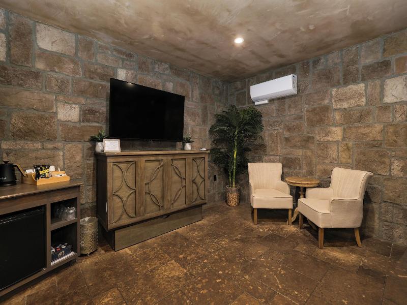 The Inn At Zaca Creek image