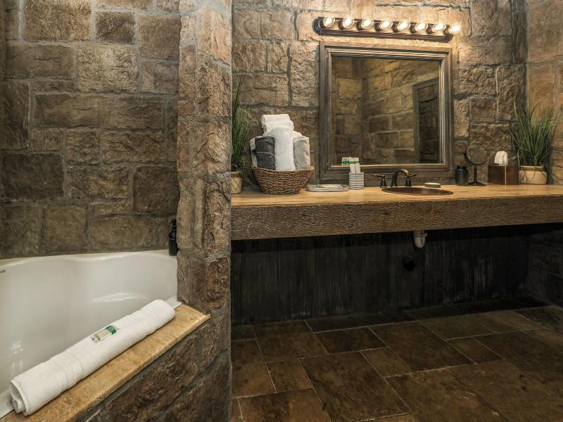 The Inn At Zaca Creek image