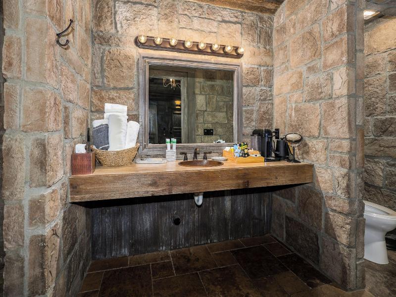 The Inn At Zaca Creek image