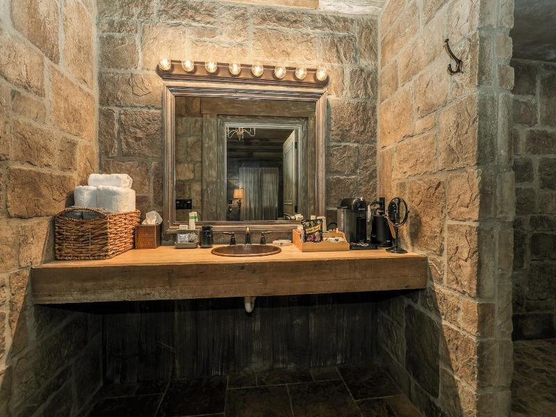 The Inn At Zaca Creek image