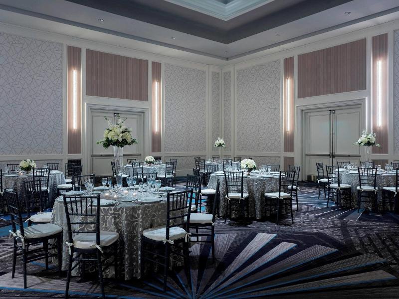 Crystal Gateway Marriott image