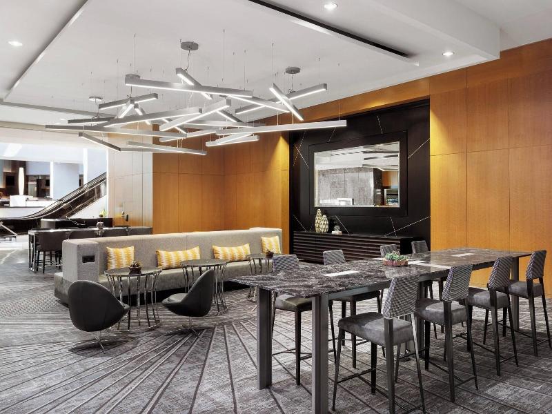 Crystal Gateway Marriott image