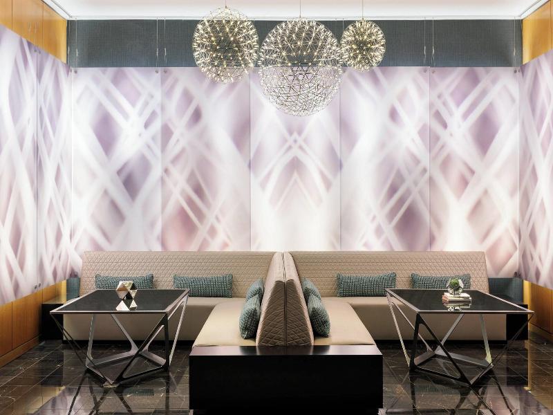 Crystal Gateway Marriott image