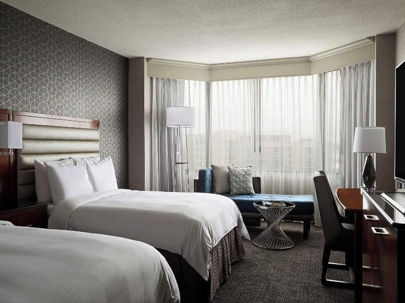Crystal Gateway Marriott image