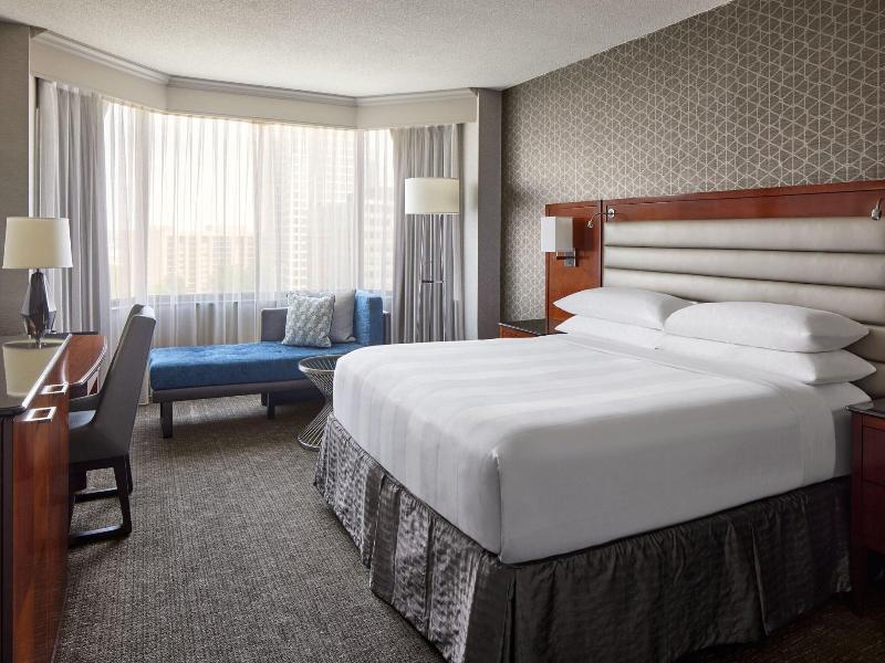 Crystal Gateway Marriott image