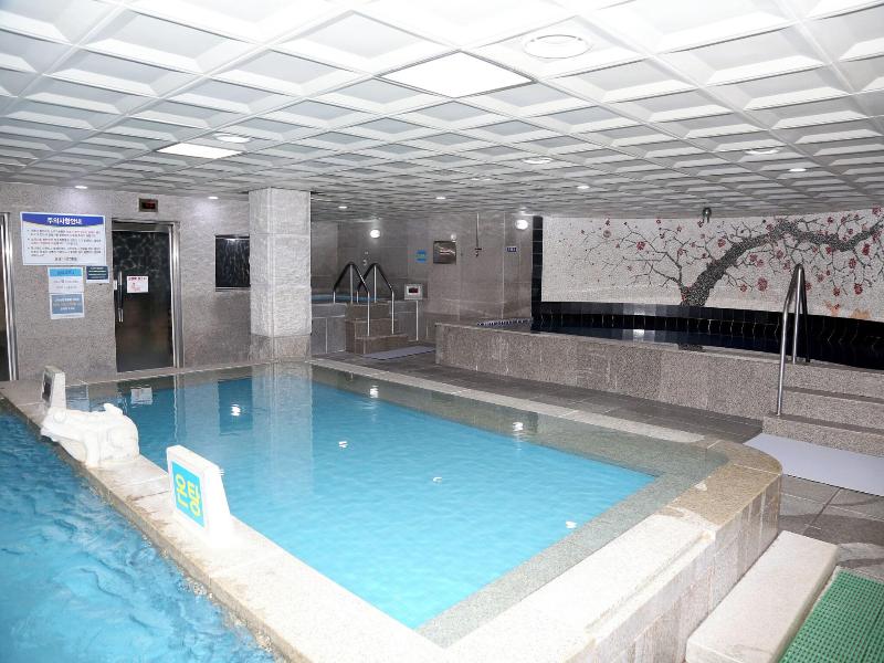 Mungang Sulfur Hot Springs