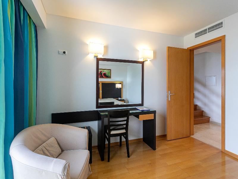 Antillia Hotel image
