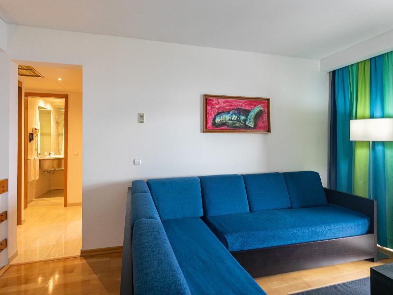 Antillia Hotel image
