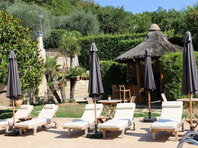 Loup Castel Boutique Hotel B&b image