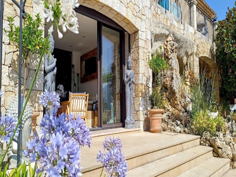 Loup Castel Boutique Hotel B&b image