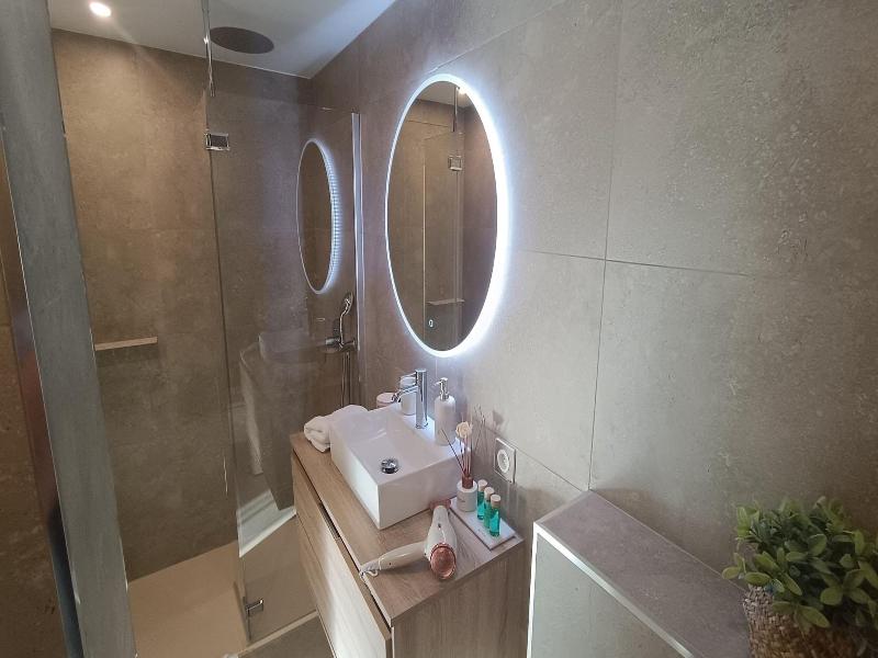 Loup Castel Boutique Hotel B&b image