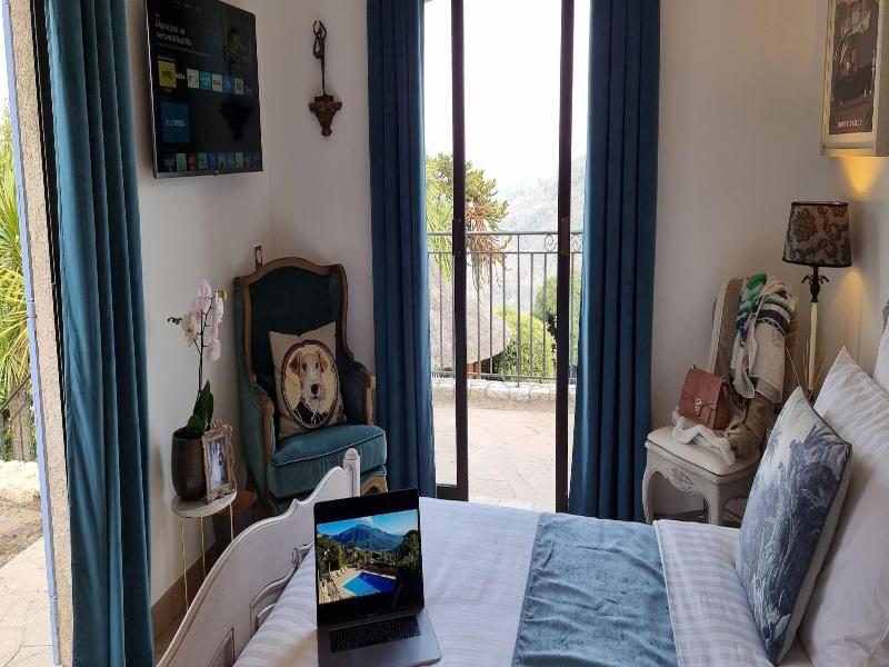 Loup Castel Boutique Hotel B&b image