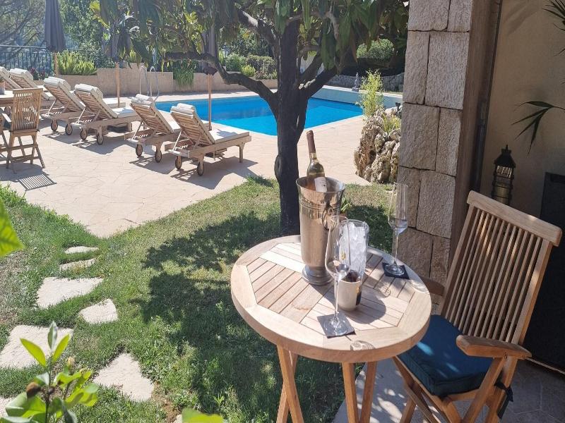 Loup Castel Boutique Hotel B&b image